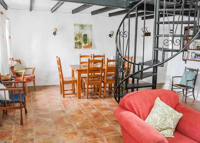 An Teach Ban Rossaveel